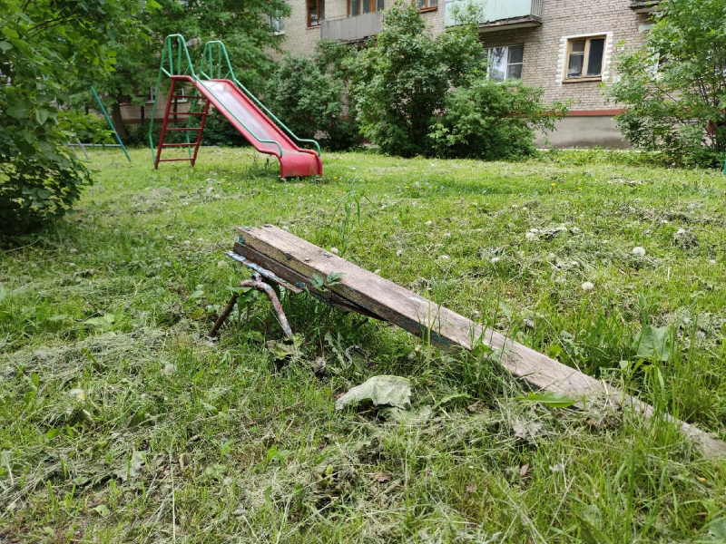 Владимирские общественники снова увидели дефективные и опасные детские площадки 
