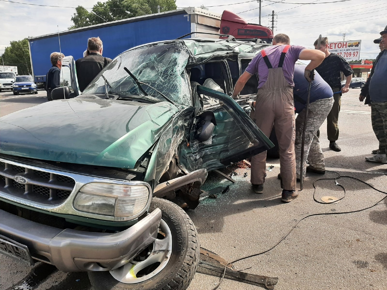 В Киржачском районе в жуткой аварии погиб водитель внедорожника