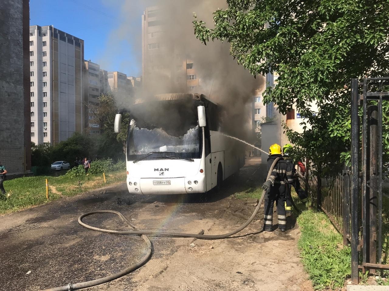 Утром во Владимире сгорел пассажирский автобус