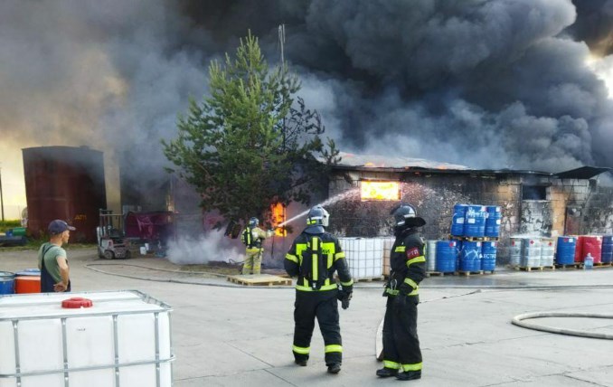 В Петушинскомй районе сгорел лакокрасочный цех