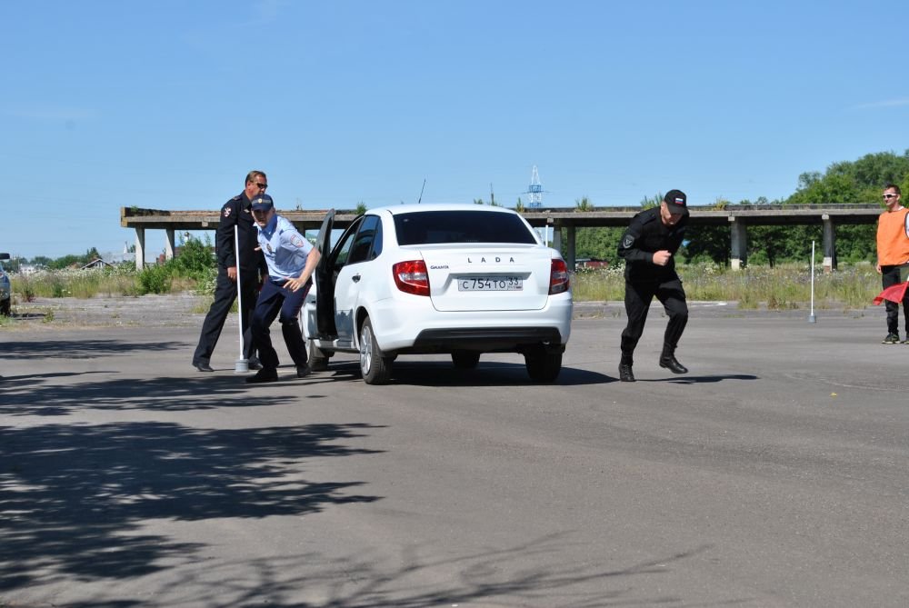 Владимирские полицейские стали призерами чемпионата по служебному автомногоборью