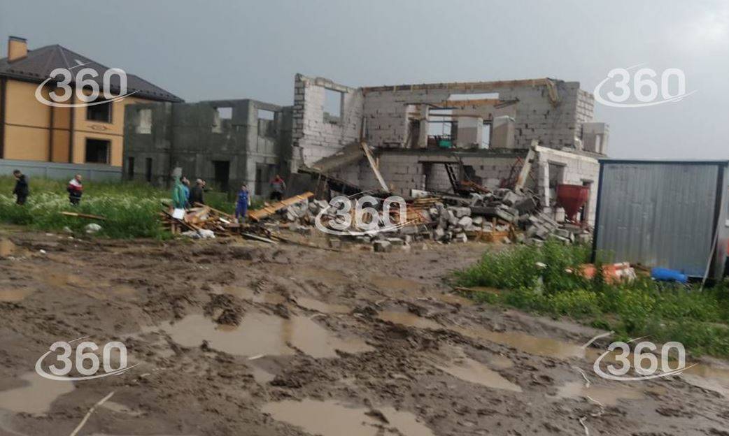 В деревне во Владимрской области при обрушении стены под завалами оказался человек