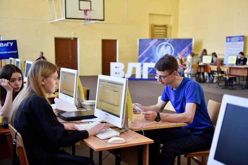 Как ВУЗы Владимира не отпускают абитуриентов в Москву