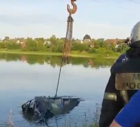 Во Владимирской области женщина-водитель на "Хонде" утонула в реке Пекше 