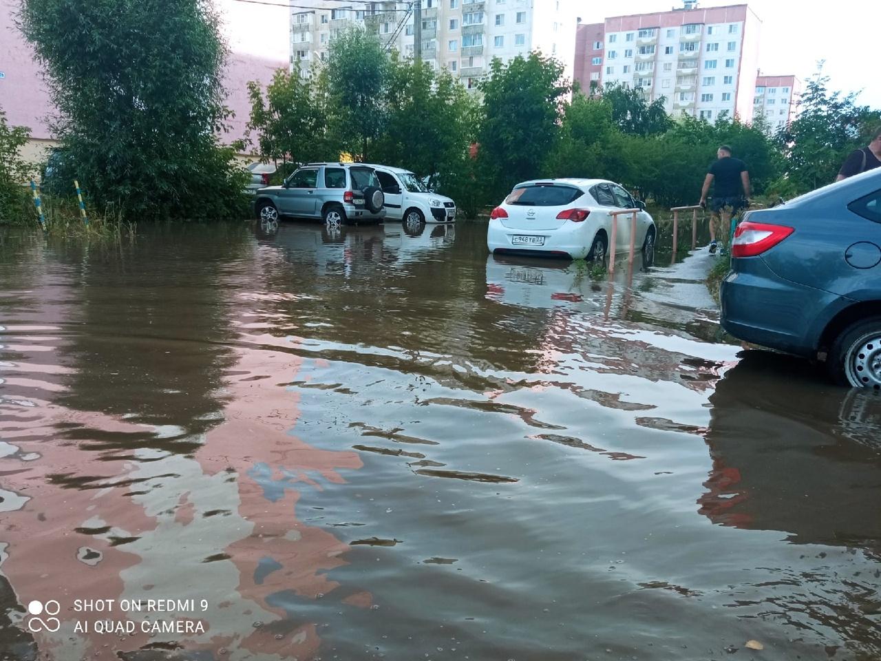 Ковров превратился в Венецию: город затопило