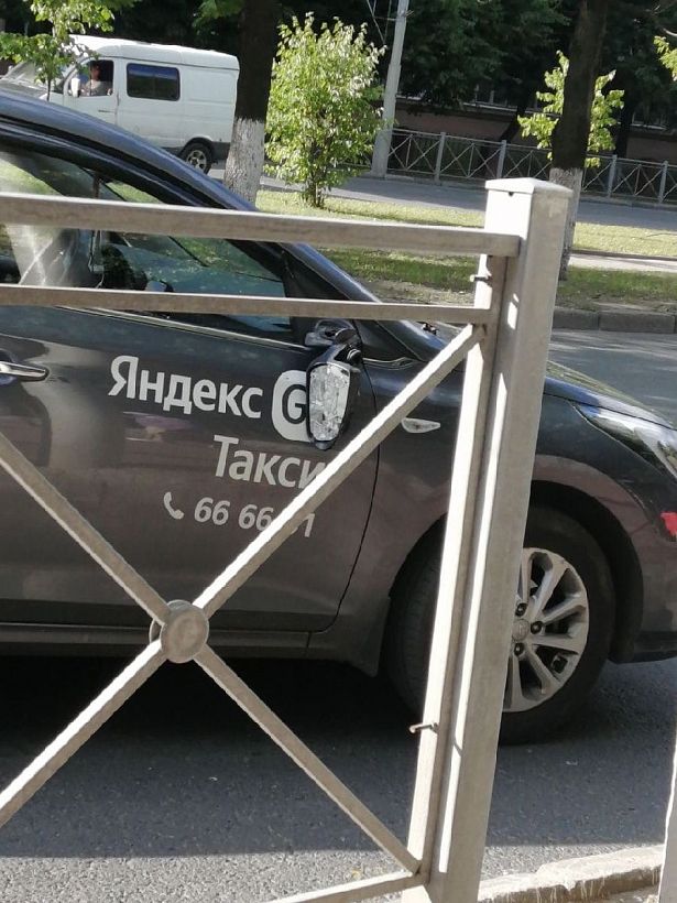 Легковушка и автобус столкнулись в центре Владимира