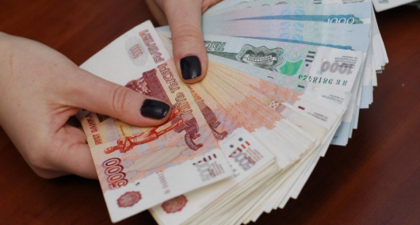 В Минтруде рассказали, что собираются выплачивать россиянам по 100 тысяч рублей