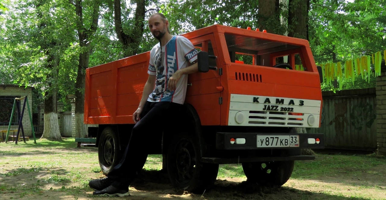 Ковровский умелец своими руками сделал новый грузовик для детей