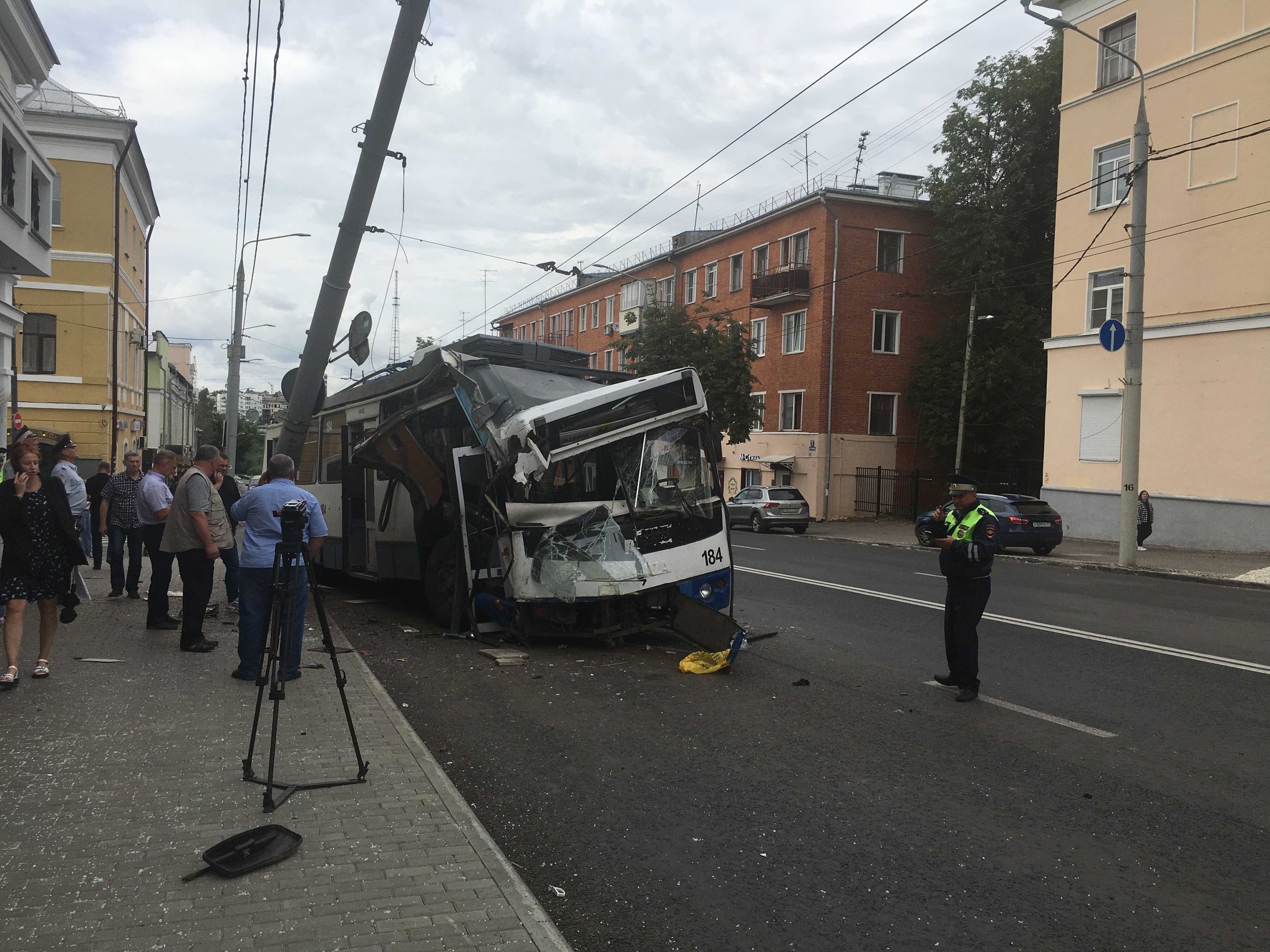 Стало известно, когда сообщат о тесте на алкоголь водителя троллейбуса, въехавшего в столб