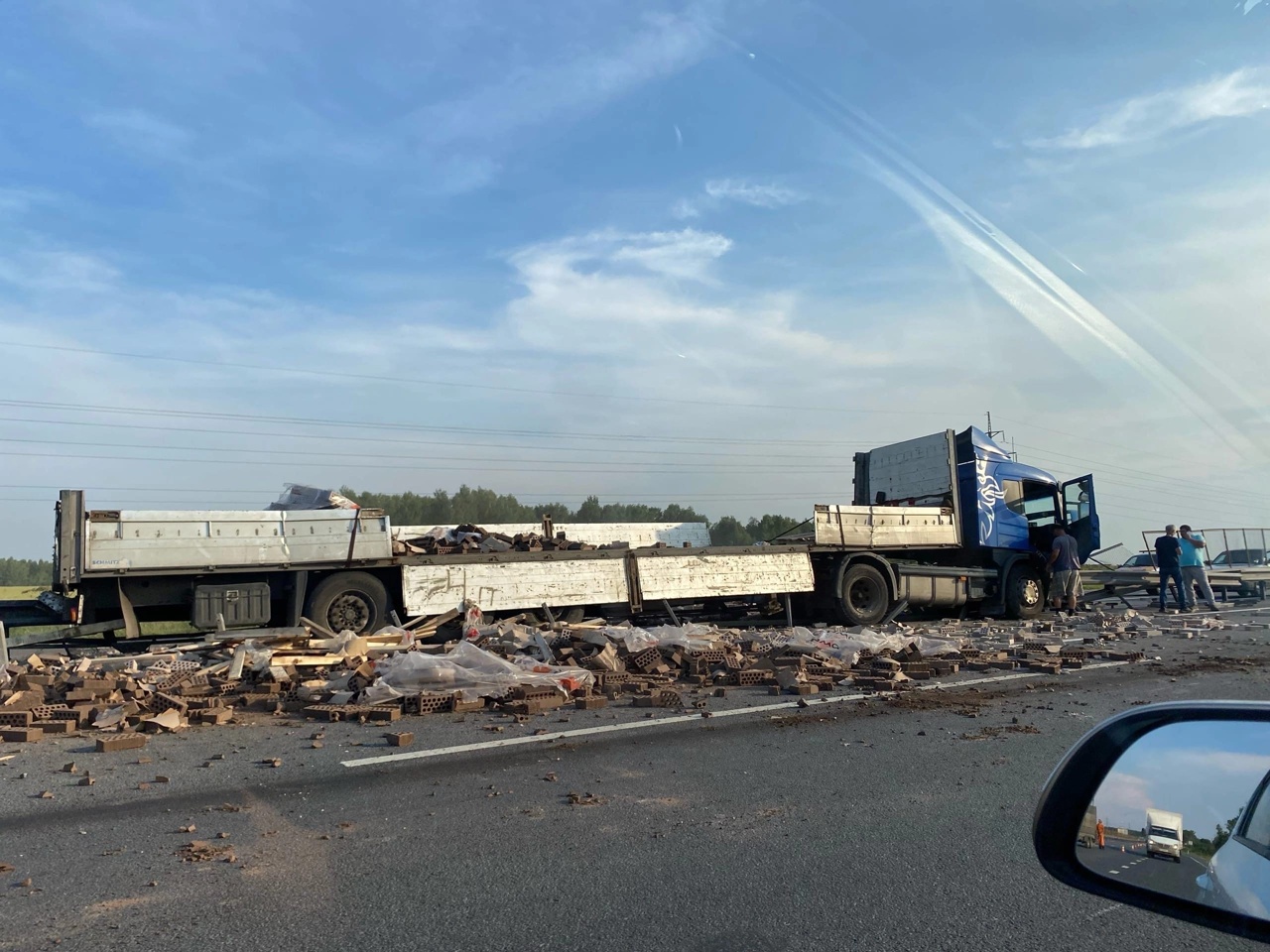 что случилось на м7 сейчас. что случилось на м7 сейчас. что случилось на м7 сейчас. дтп во владимирской области на трассе м7 вчера. авария в лысково нижегородская область.