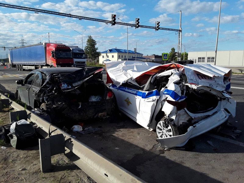 В Вязниковском районе водитель врезался в автомобиль ДПС