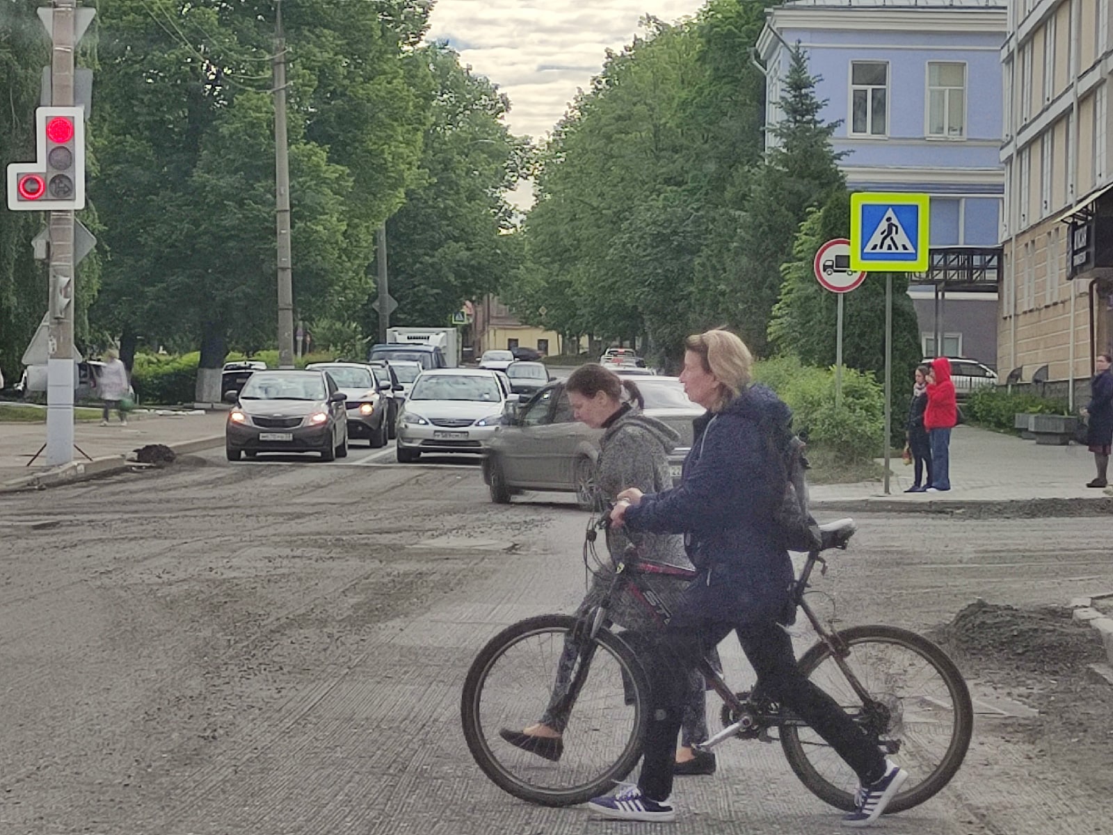 Владимирцев могут оштрафовать за велосипеды в подъездах