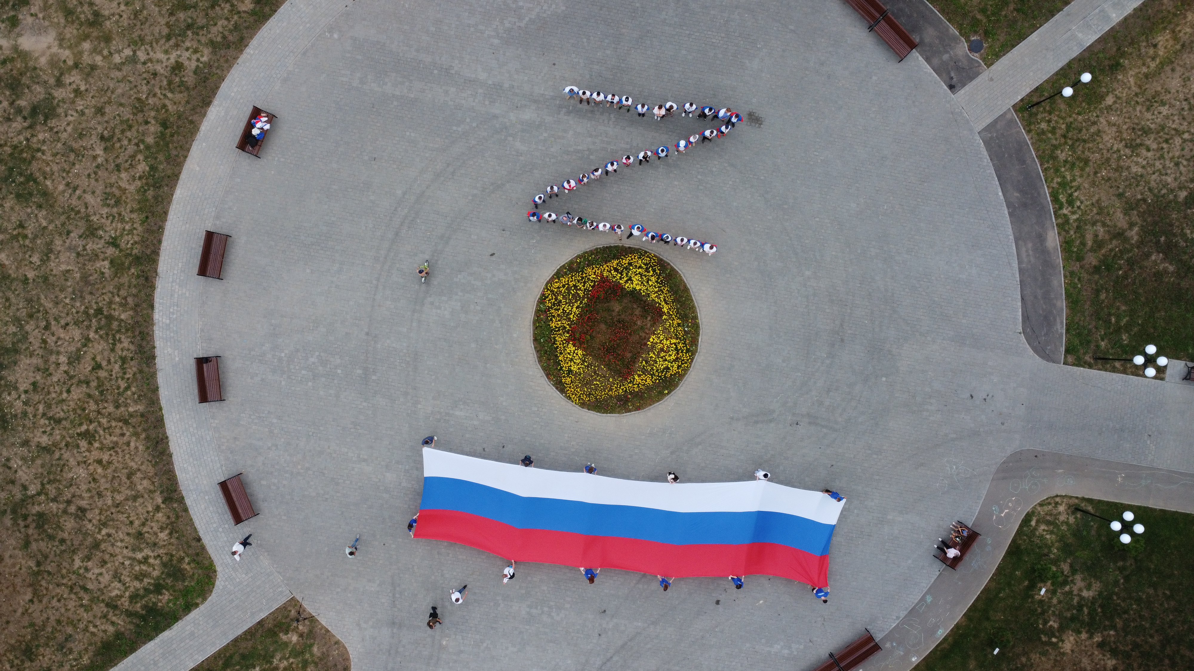 Во Владимирской области прошли акции ко Дню флага России