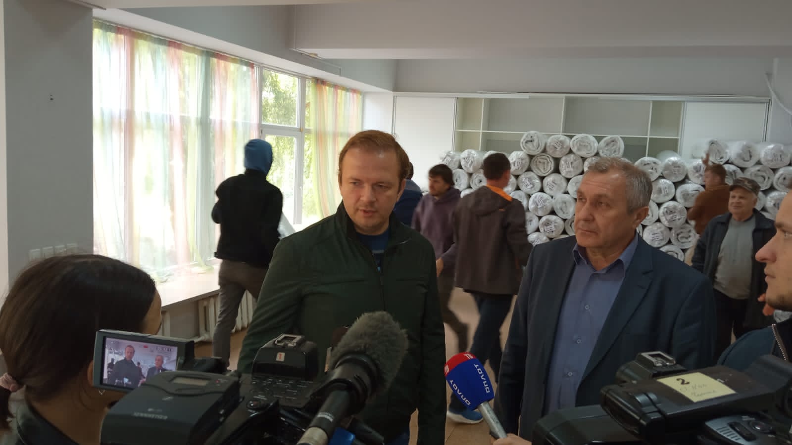 Депутат Государственной Думы передал более 1000 комплектов матрасов и подушек