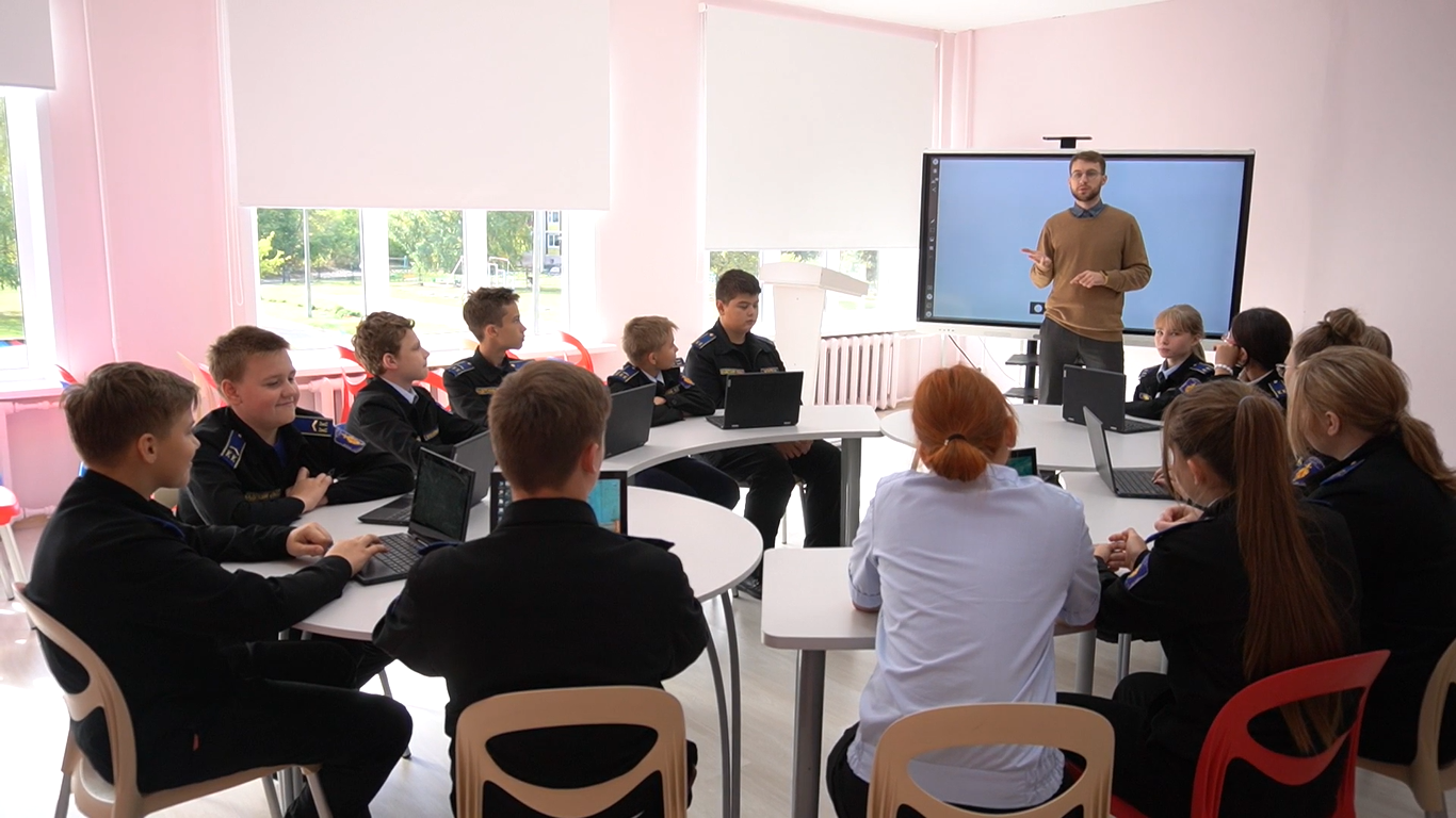 Депутаты «Единой России» выступают за финансирование кадетских классов в школах