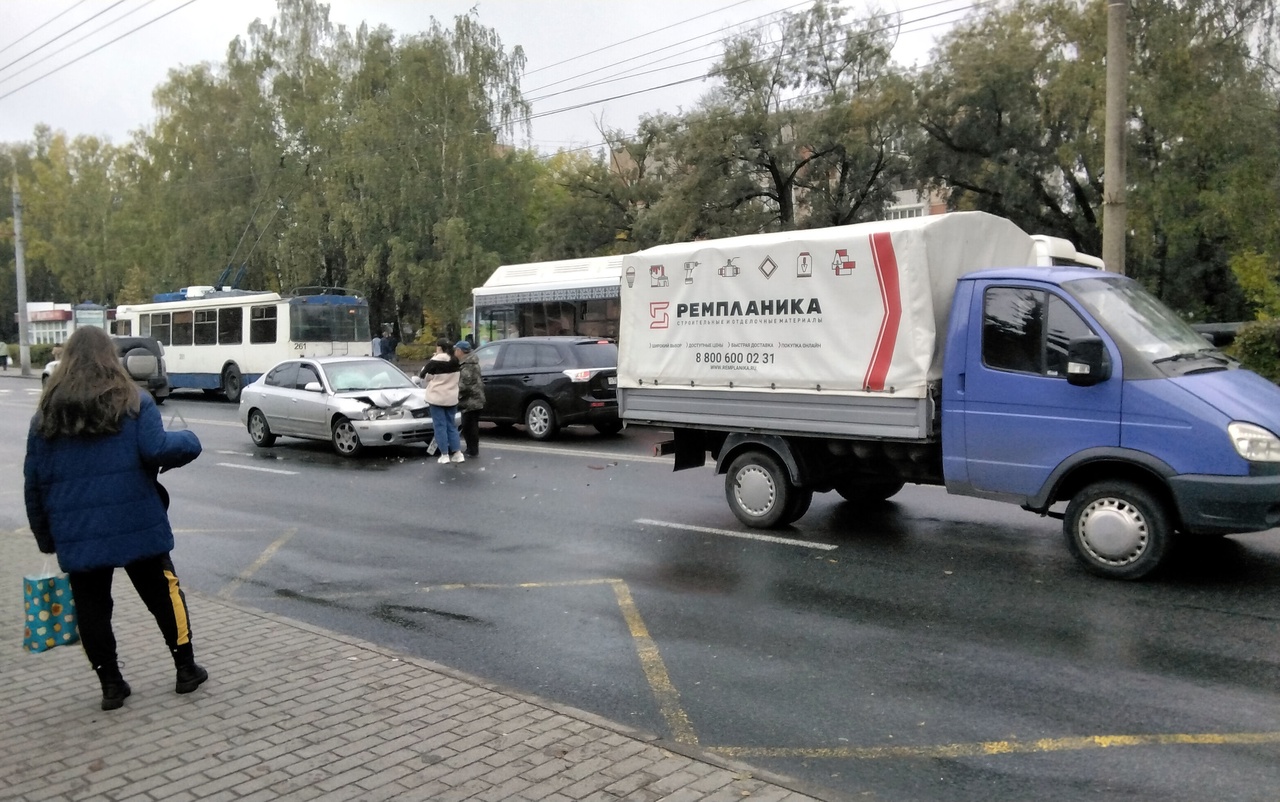 Во Владимире серьёзная авария привела к километровой пробке