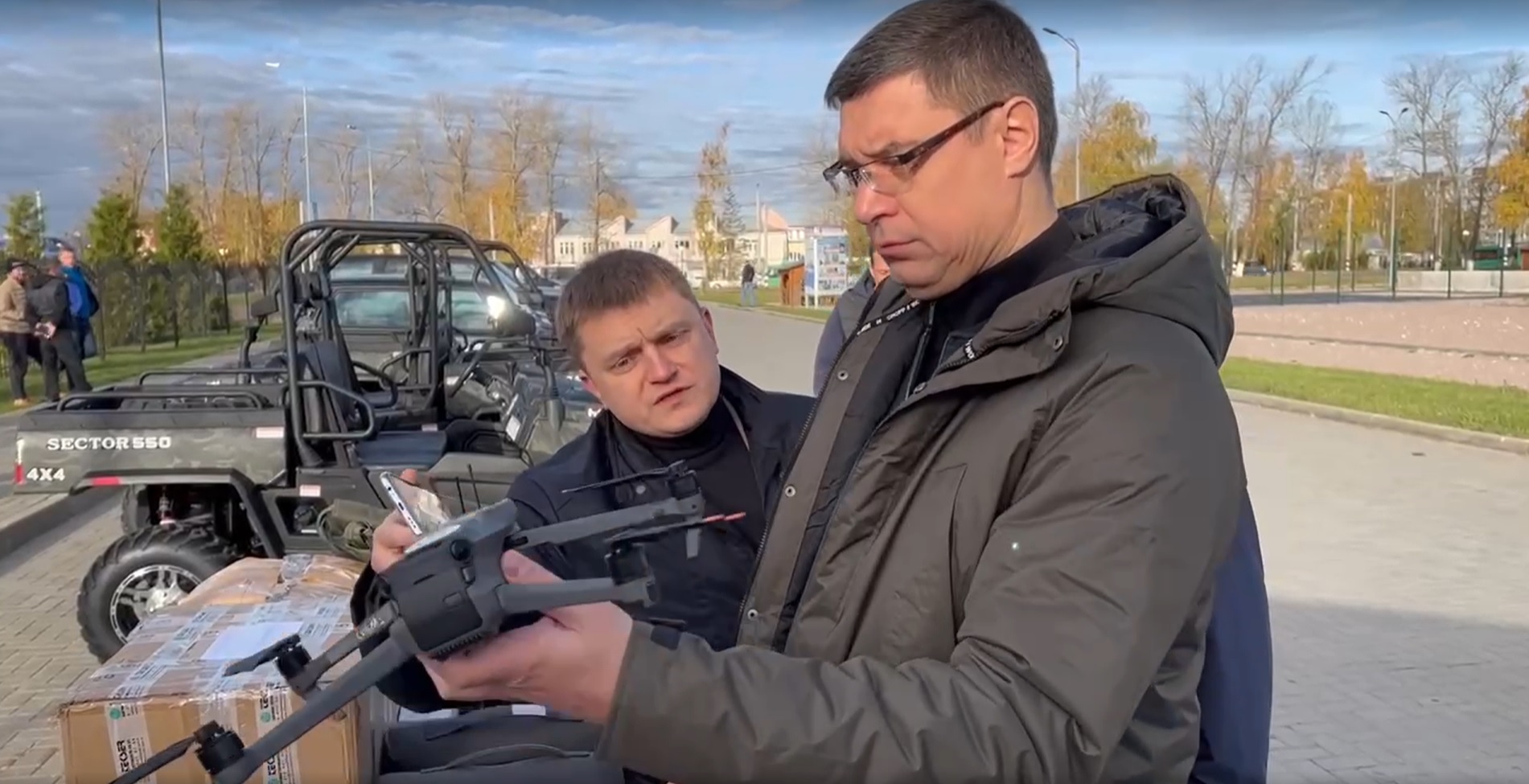  в эти выходные вслед за нашими бойцами поедут два грузовика с помощью