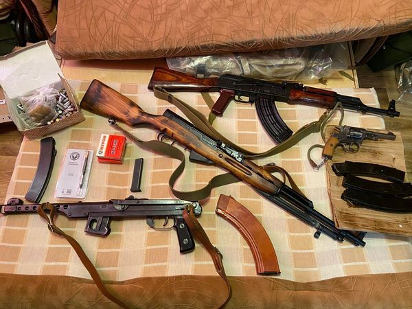 У кольчугинца дома обнаружили небольшой "оружейный завод"