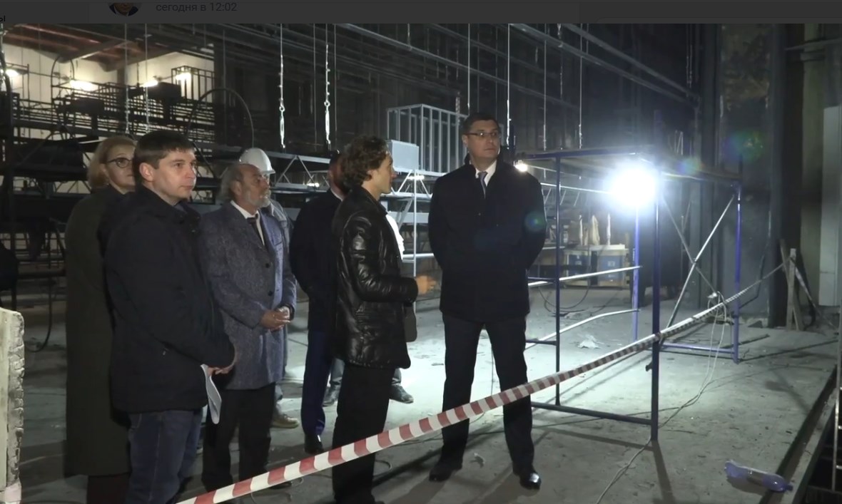 Губернатор Авдеев рассчитывает открыть погоревший театр к следующему сезону