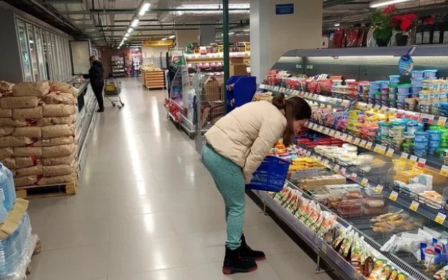 Владимирцам назвали продукты, которые к новогоднему столу следует купить заранее