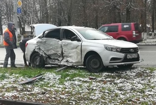 На улице Горького во Владимире произошло серьёзное ДТП с пострадавшими