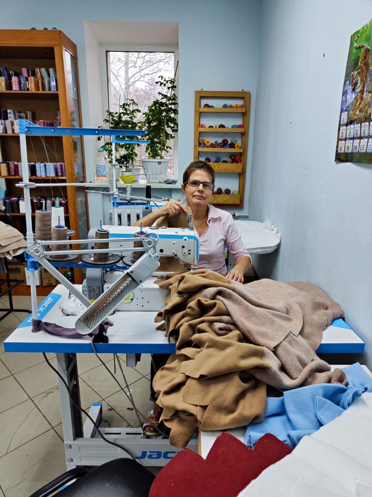  у нас есть свой швейный цех и мы делаем тушенку