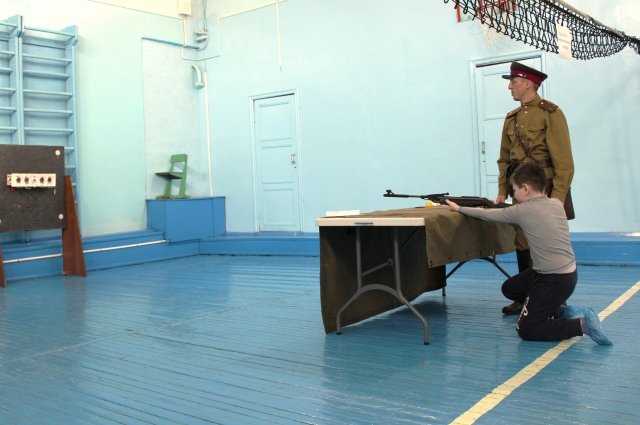 Во владимирских школах собираются ввести основы военной подготовки