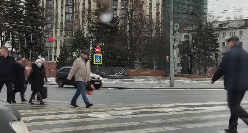 Синоптики обещают мокрый снег и гололедицу, а также возвращение октябрьской погоды