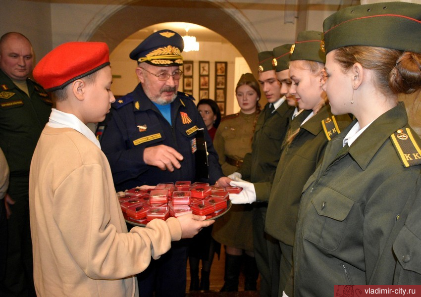 120 владимирских школьников приняли клятву юнармейца 