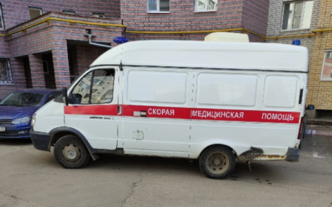 Владимирская область направила в Докучаевск автомобили скорой помощи