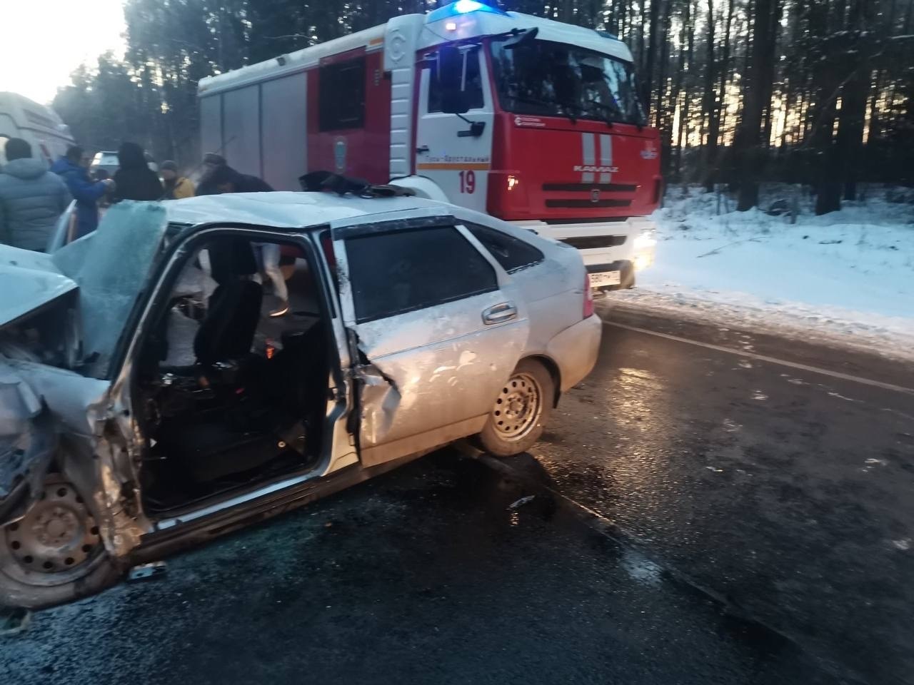 Спасателям пришлось деблокировать участника ДТП в Гусь-Хрустальном районе