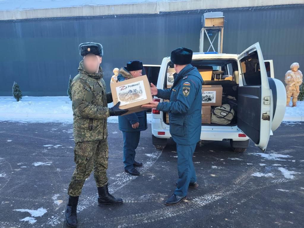 Сотрудники МЧС по Владимирской области собрали медикаменты и теплые вещи для бойцов на СВО