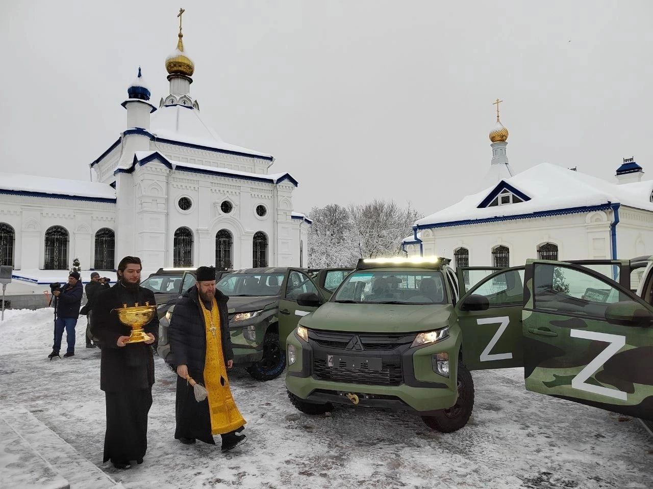 Прихожане церкви в Петушинском районе передали бойцам СВО внедорожники