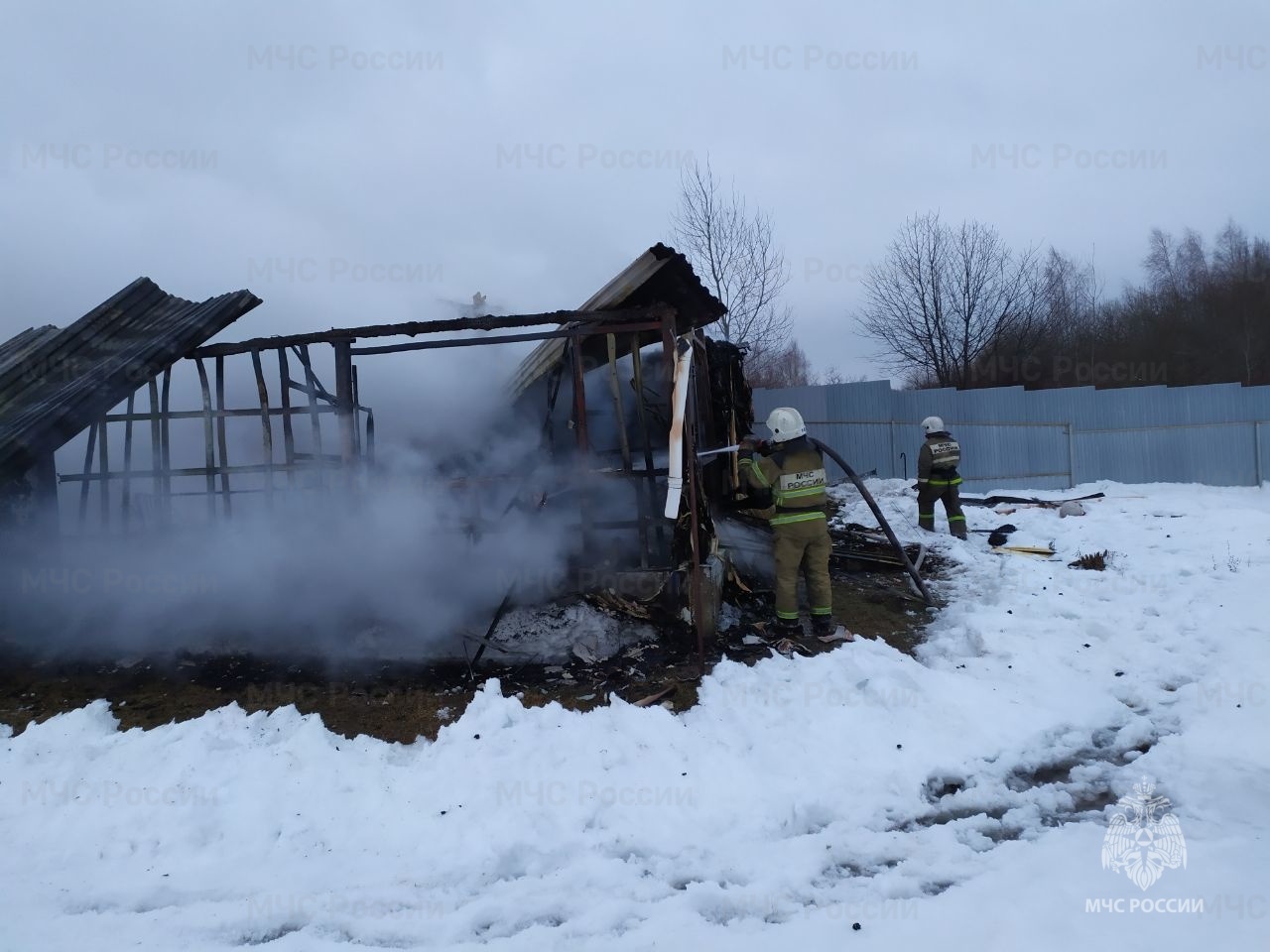 Во Владимирской области полностью сгорел жилой дом