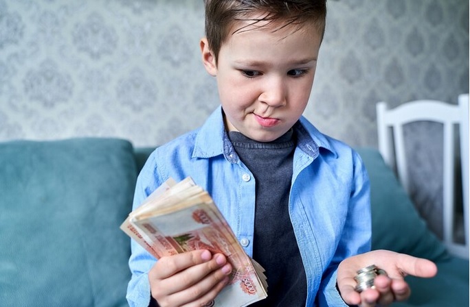 В январе получатели детских выплат останутся без денег