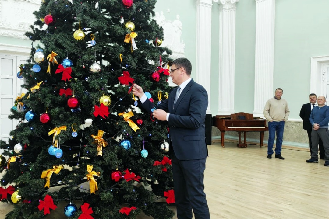 Губернатор Авдеев исполнит новогодние мечты четверых детей во Владимирской области