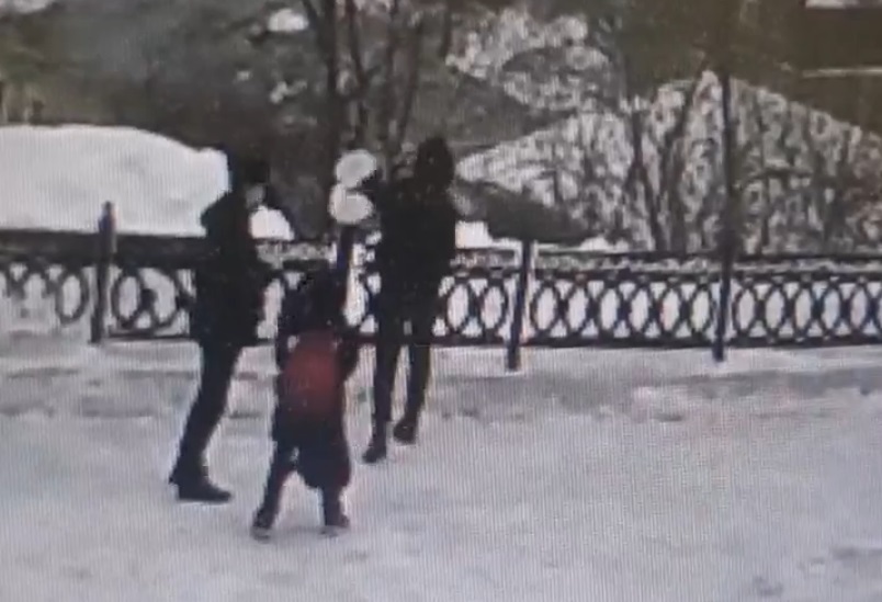В центре Владимира малолетние вандалы разбили фонарь
