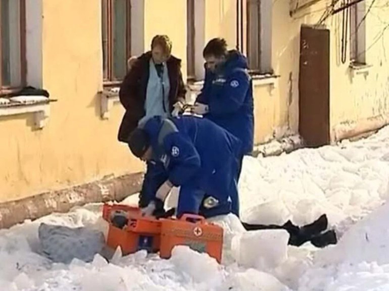 Сотрудник школы в Муроме отрицает вину в гибели женщины от падения наледи с крыши