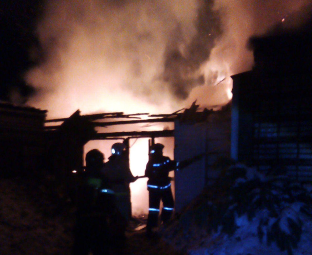 Крупный пожар в Камешковском районе унес жизнь мужчины
