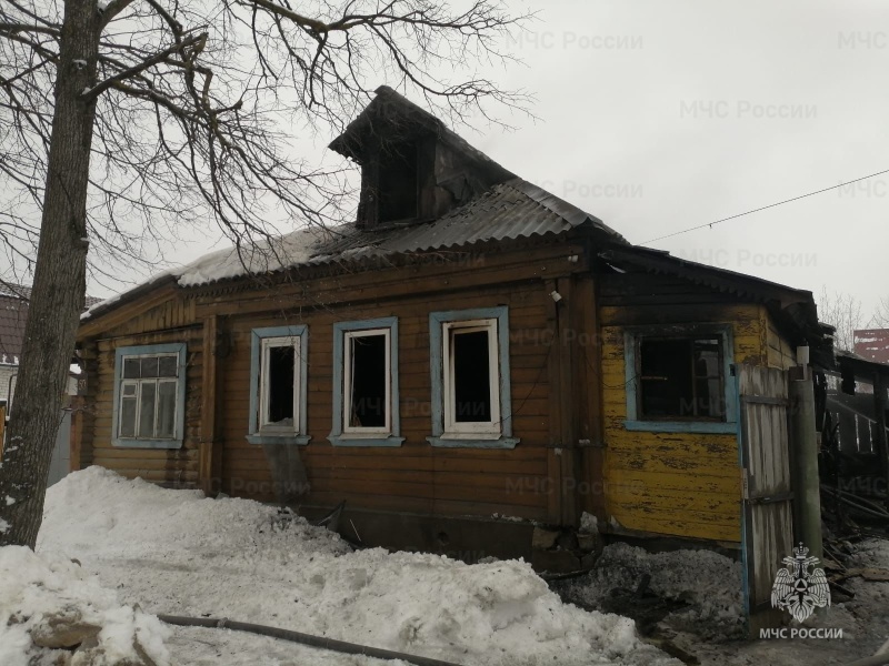 Во Владимирской области при пожаре в частном доме пострадала женщина