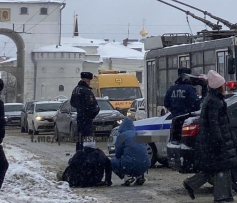 В центре Владимира на переходе сбили человека