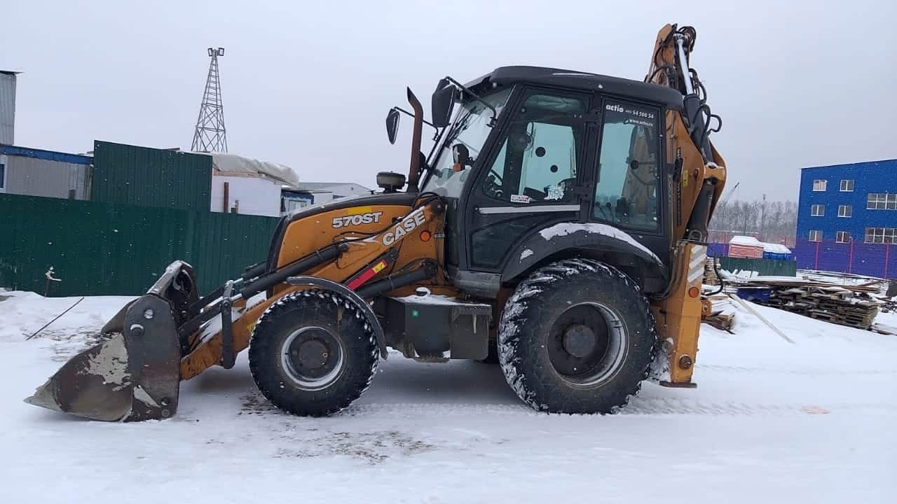 Судогодский тракторист безвозмездно помогает жителям расчищать снег