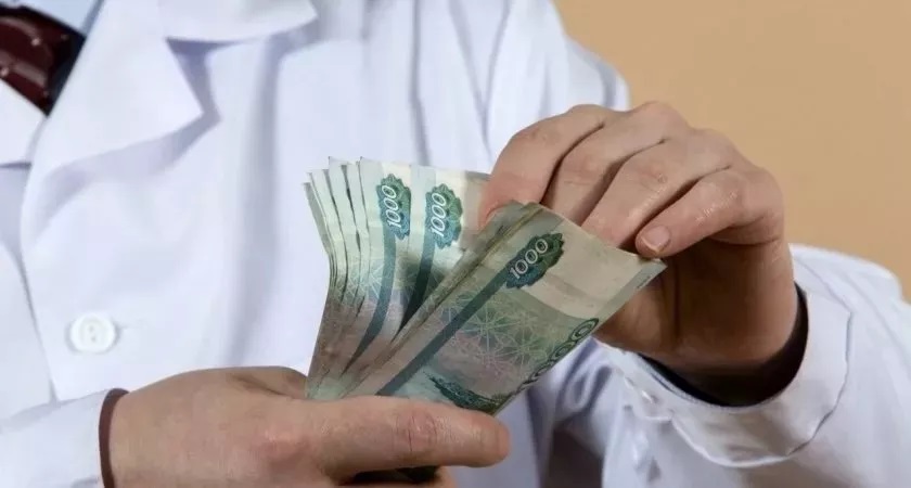 Прокуроры нашли нарушения в выплатах медработникам в трех больницах Владимирской области