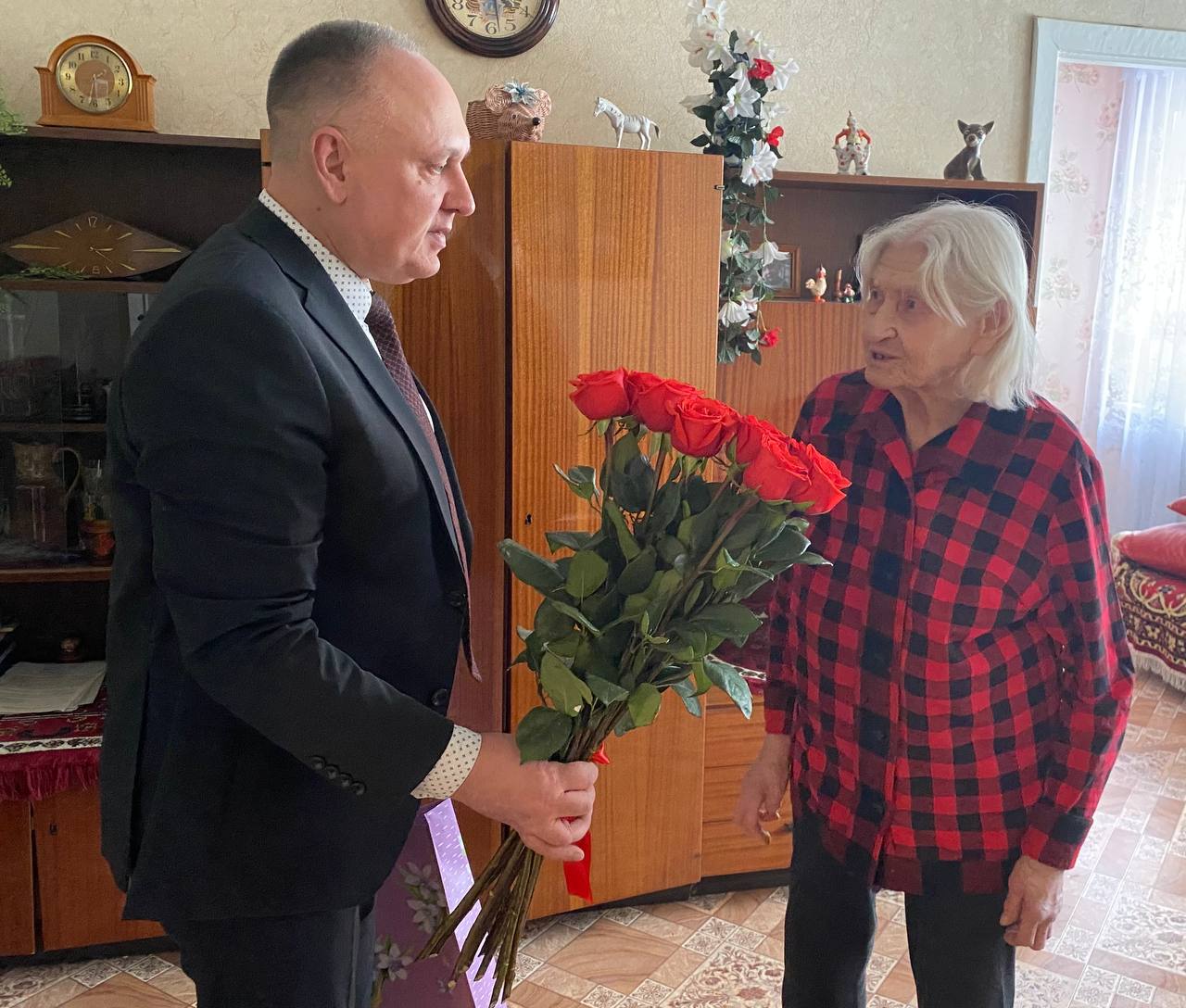 Во Владимире поздравили с Международным женским днем 103-летнюю землячку