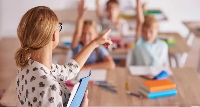В Госдуму внесли законопроект о защите чести и достоинства педагогов 