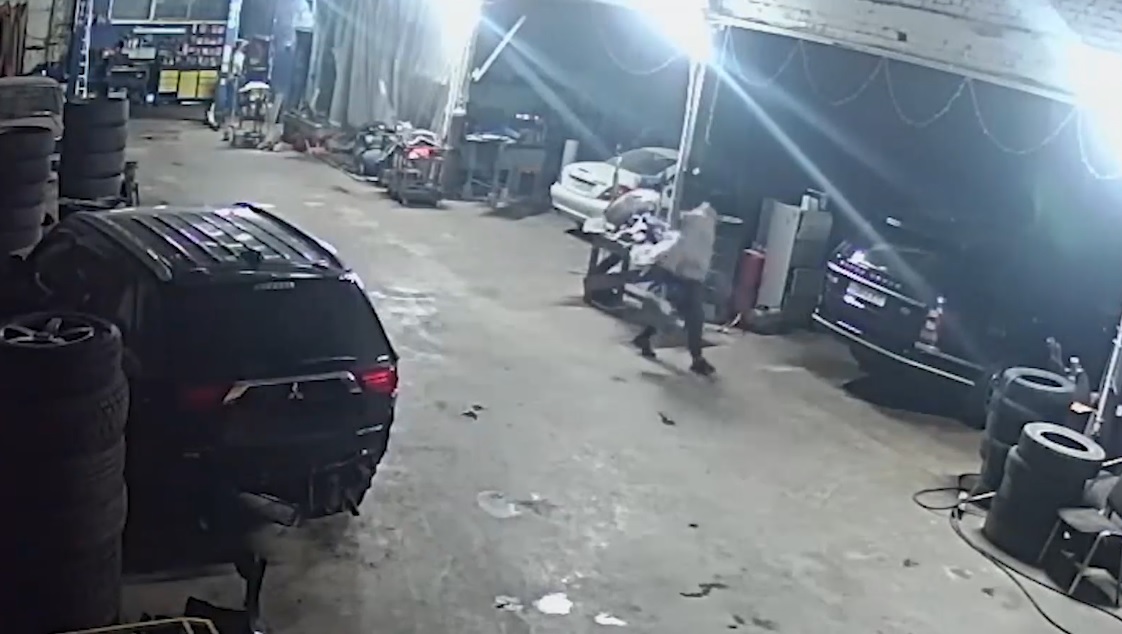 Владимирец через вентиляцию обворовал автомастерскую своего бывшего работодателя