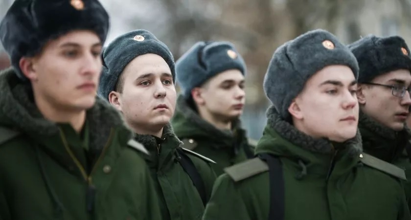 В России будут поэтапно повышать призывной возраст 