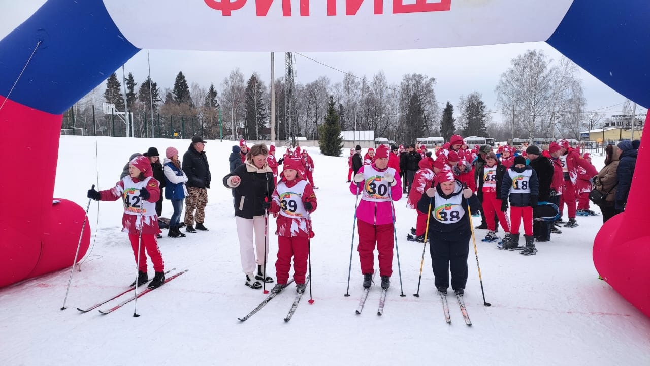 Благодаря друзьям во Владимирской области особенные дети Донбасса осваивают зимний спорт