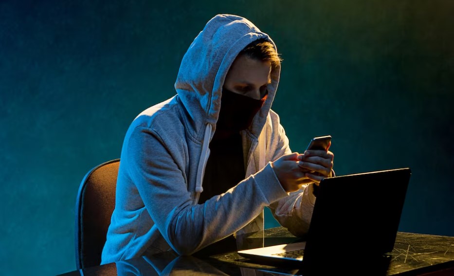 Во Владимире осужден сотрудник сотовой компании за слив информации о клиенте