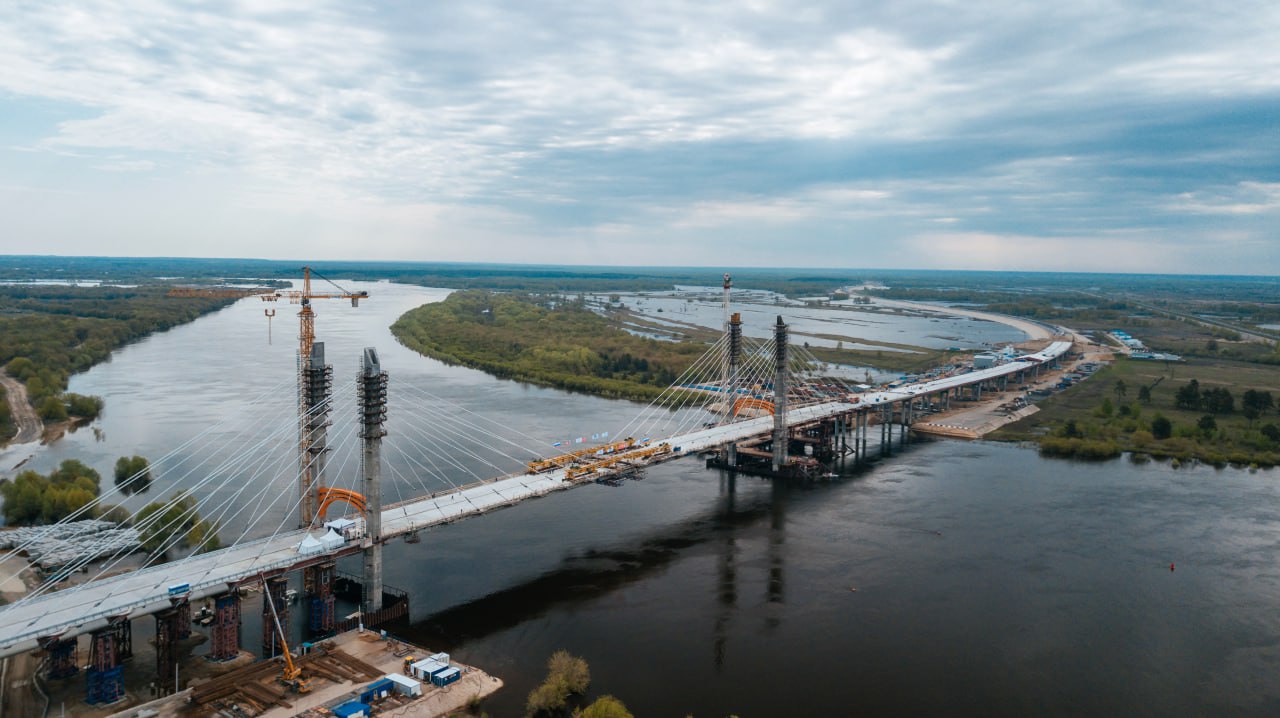 В Муромском районе завершили строительство пролета вантового моста через Оку 